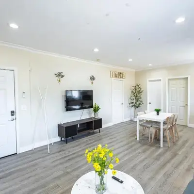Modern Cozy Stylish Home AC WasherDryer Parking 3 minutes to Balboa Park