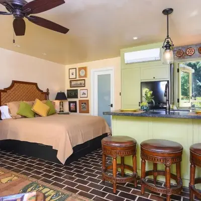 Hidden Casita with Private Deck & Patio