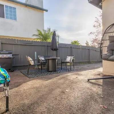 Modern Getaway Near Downtown – Family Friendly