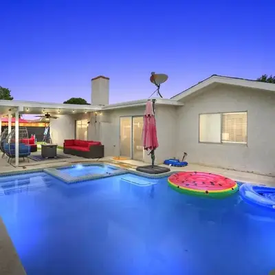 Heated Pool - Jacuzzi - Firepit - Game Room
