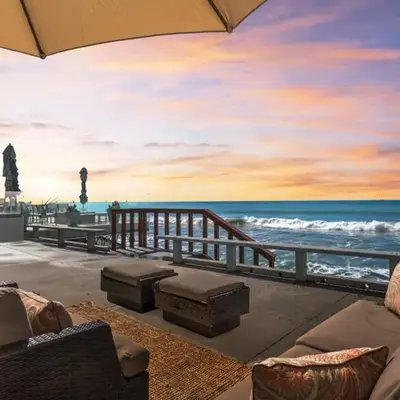 Sea Glass Beach Road Villa On the SAND Luxury and relaxation