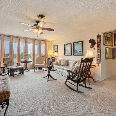 Stay at Grandmas Entire Home with Yard & Balcony