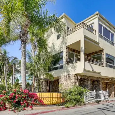 Walk to Mission Beach! Gem with Bay and City Views