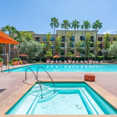 Modern 2BR Cozy Apartment in Irvine