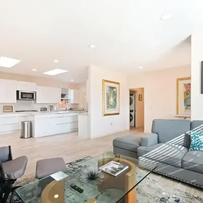 Spacious Single Level Home In Poway
