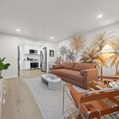 Modern 2BR in Prime Location with Board Games