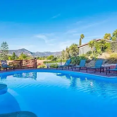 Mountains Views with Pool & Basketball