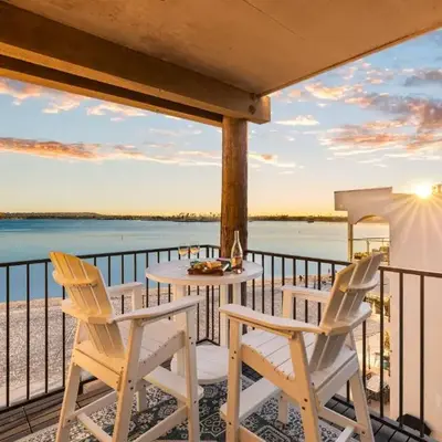 Sunset on Sail Bay - Beautiful 2 Bedroom Condo