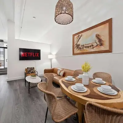 Central Downtown Apt Sleeps 8 & Enjoy Gaslamp