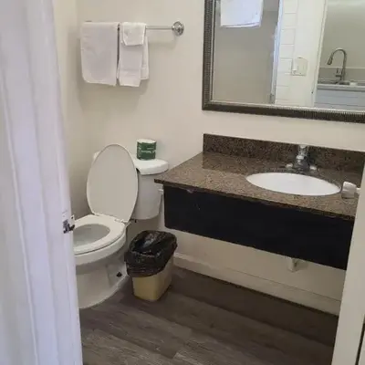 Relax Inn And Suites