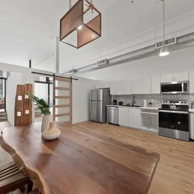 Party in Gaslamp 4BR Downtown Pad with Bathtub