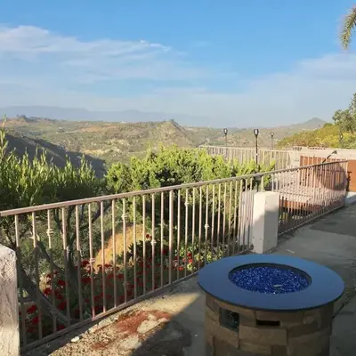 Quiet Hilltop Home With Stunning Hill Top And Valley Views