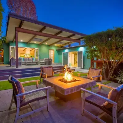 Luxury 3-Bed Beach Cottage with Hot Tub
