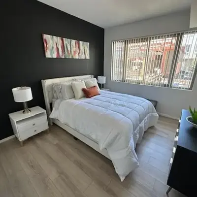 Stylish Gaslamp 1BR Den Patio Walk Everywhere
