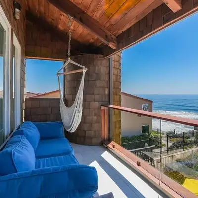 Luxury Beachfront Townhouse with Breathtaking Views
