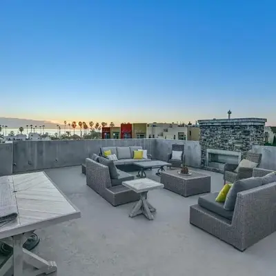 Stroll to Shore Oceanside Condo with Hot Tub Access