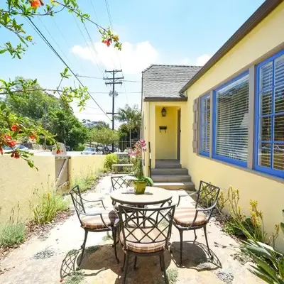 4 Bdr 2 Bth in heart of Hilcrest 10 minutes from balboa park