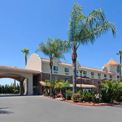 Holiday Inn Express Hotel & Suites San Diego-Escondido by IHG