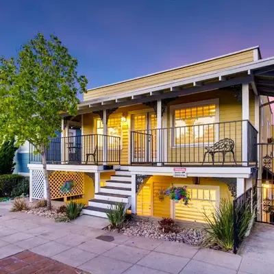 Casa San Diego - Spacious Getaway with Backyard