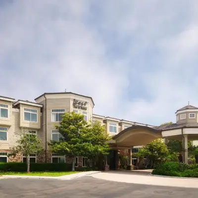 West Inn & Suites