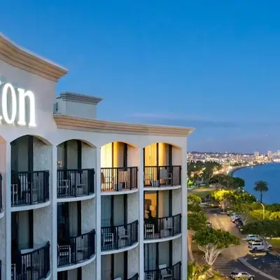 Hilton San Diego Airport/Harbor Island