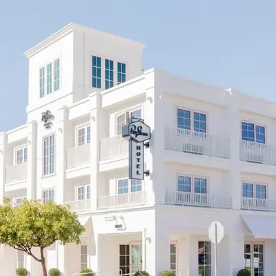 Bay Shores Peninsula Hotel