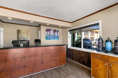 a barber shop with a window in a room at Comfort Inn San Diego Airport At The Harbor in San Diego