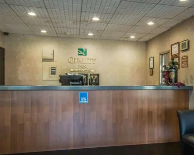 a view of a waiting area of a waiting room at Quality Inn Temecula Valley Wine Country in Temecula