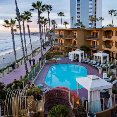 Pacific Terrace Hotel