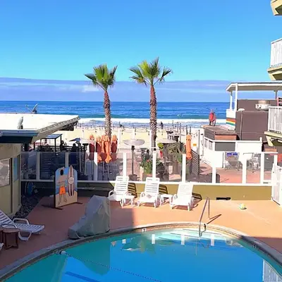 Surfer Beach Hotel