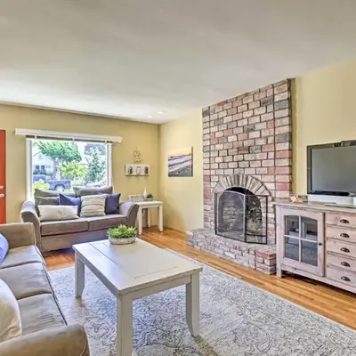 Oceanside Home with Yard - Walk to Beach and Pier