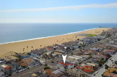 an aerial view of a city and the beach at 1000#2 Magnificent Beach Home w/ AC & 4K TVs in Newport Beach