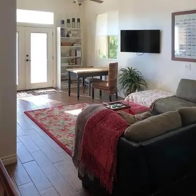Beautiful new detached casita nestled in scenic southern CA foothills!