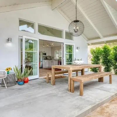 727 Sonrisa St home