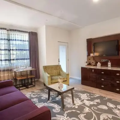 1-Bedroom with Cali King Size Bed in San Diego