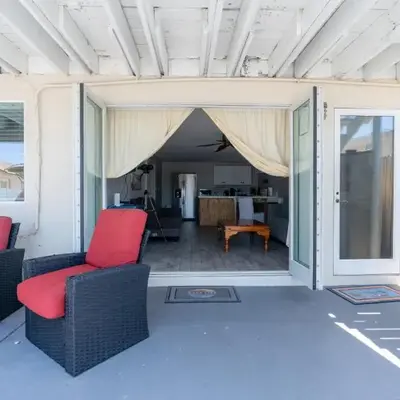 BEACHFRONT COTTAGE LOWER UNIT