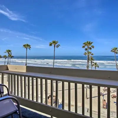 Stunning Oceanside Condo Walk to the Beach!