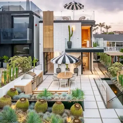 Sud Moonlight Beach Luxury Home