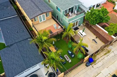 an overhead view of a house with palm trees at Oliver by AvantStay Summer Escape Beach House 4 Blcks from Ocean in San Diego