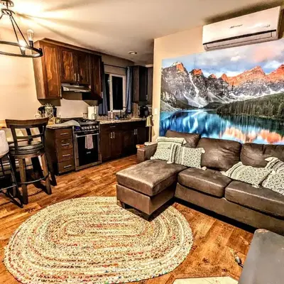 The Luminous Lodge-Remodeled Cabin W/ Valley Views