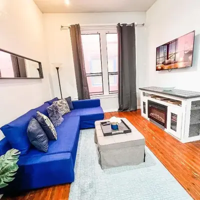 2BR Downtown Suite Free Parking - Conv Center