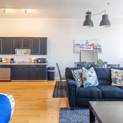 Top Floor Conv Center Free Parking 4 Beds