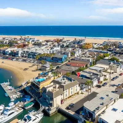 Walk on the Ocean! Wake up to Beautiful Bay Views