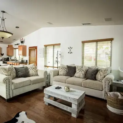 Chick-Ranch Guest House