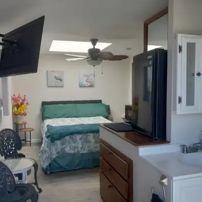 Master SUITE STEPS TO BAY & BEACH