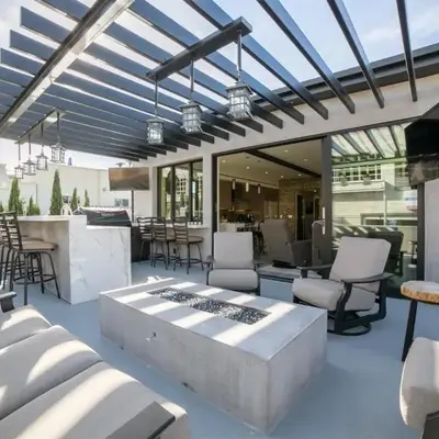 501 E Bay Ave